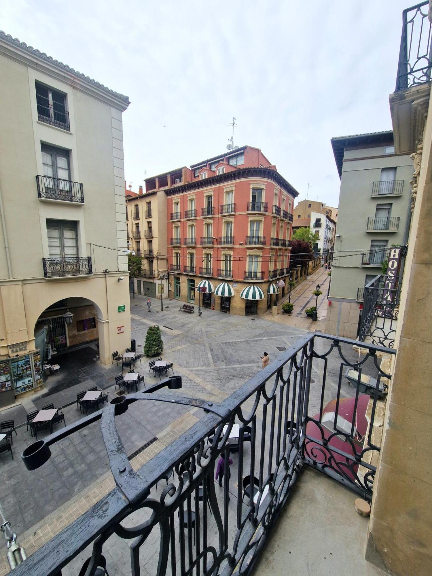 Hostal Rugaca Huesca Exterior foto